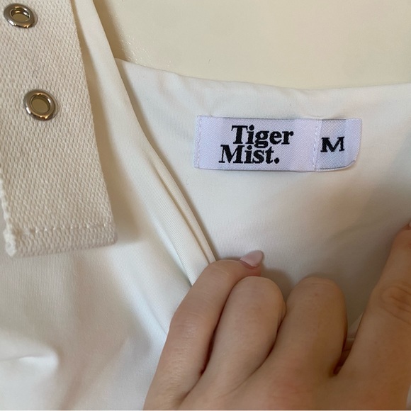 Tiger Mist Buckle Bodysuit. Size M. White. Double lined, athletic/stretchy. - Picture 4 of 5